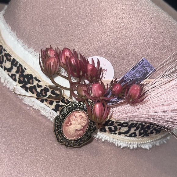 Hand Decorated Women’s Western Wide Brimmed Lavender Haze Hat - Picture 5 of 8